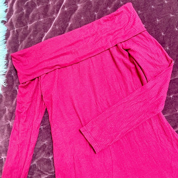 Ragged off shoulder sweater, size L - Picture 2 of 3